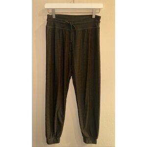 Beyond Yoga Lightweight Heather Green Drawstring Joggers Size Medium‎